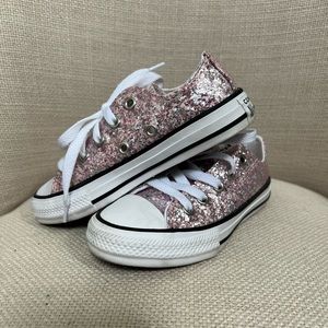 Converse Chuck Taylor All Star Lo Pink Glitter Sneaker Size 11T